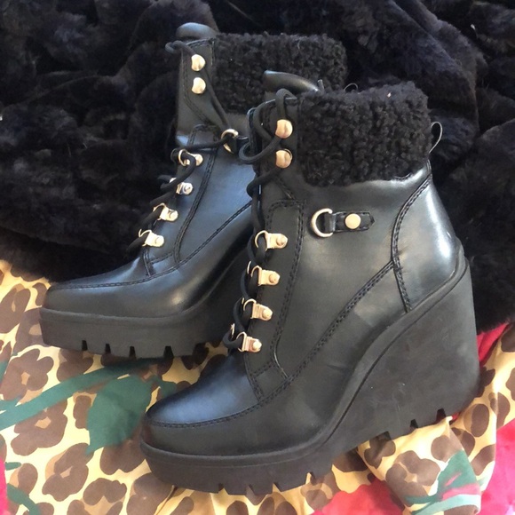GUESS “Taanya” Platform Ankle  Boots size 8 - Picture 3 of 3